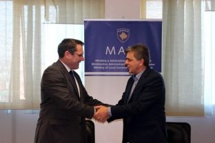 Nënshkruhet projekti për renovimin dhe ndërtimin e rrugës në Suhadoll të Graçanicës